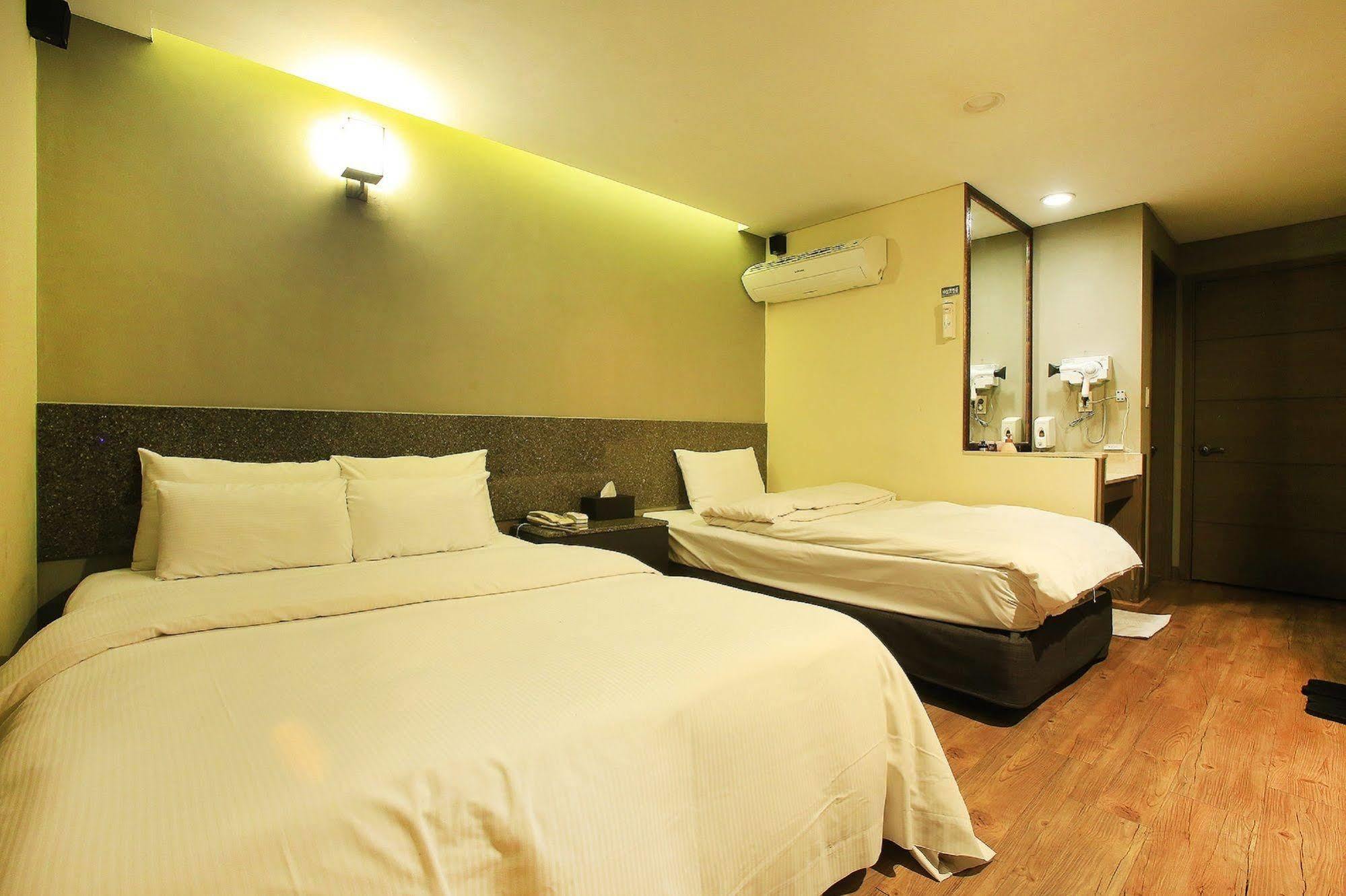 Tara Hotel Seoul Exteriör bild